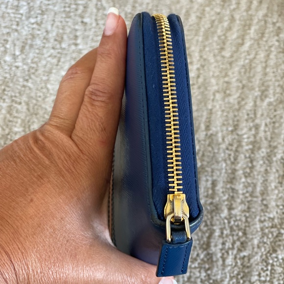 Prada Wallet also holds a passport! - Picture 3 of 14